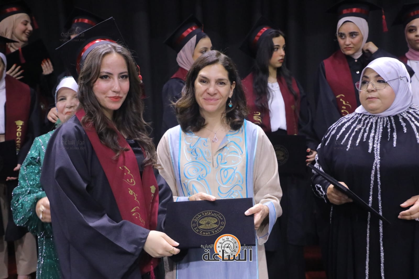 Madar Al-Saa Images 0.561457171456692