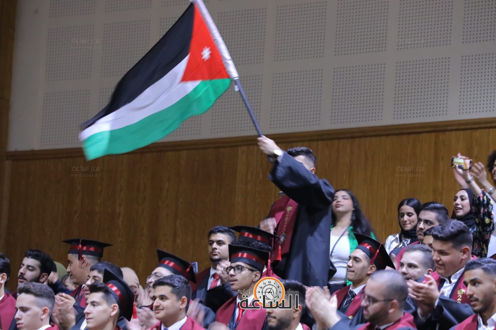 Madar Al-Saa Images 0.24982272792651994