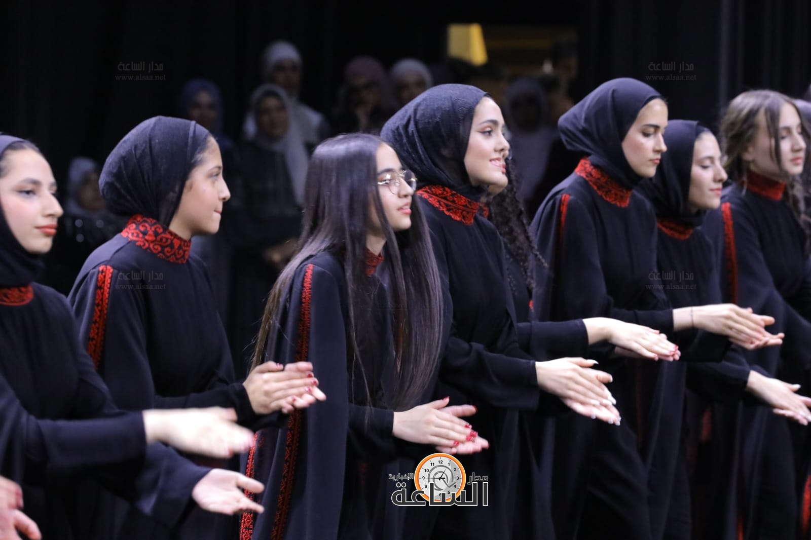 Madar Al-Saa Images 0.2561823387415918