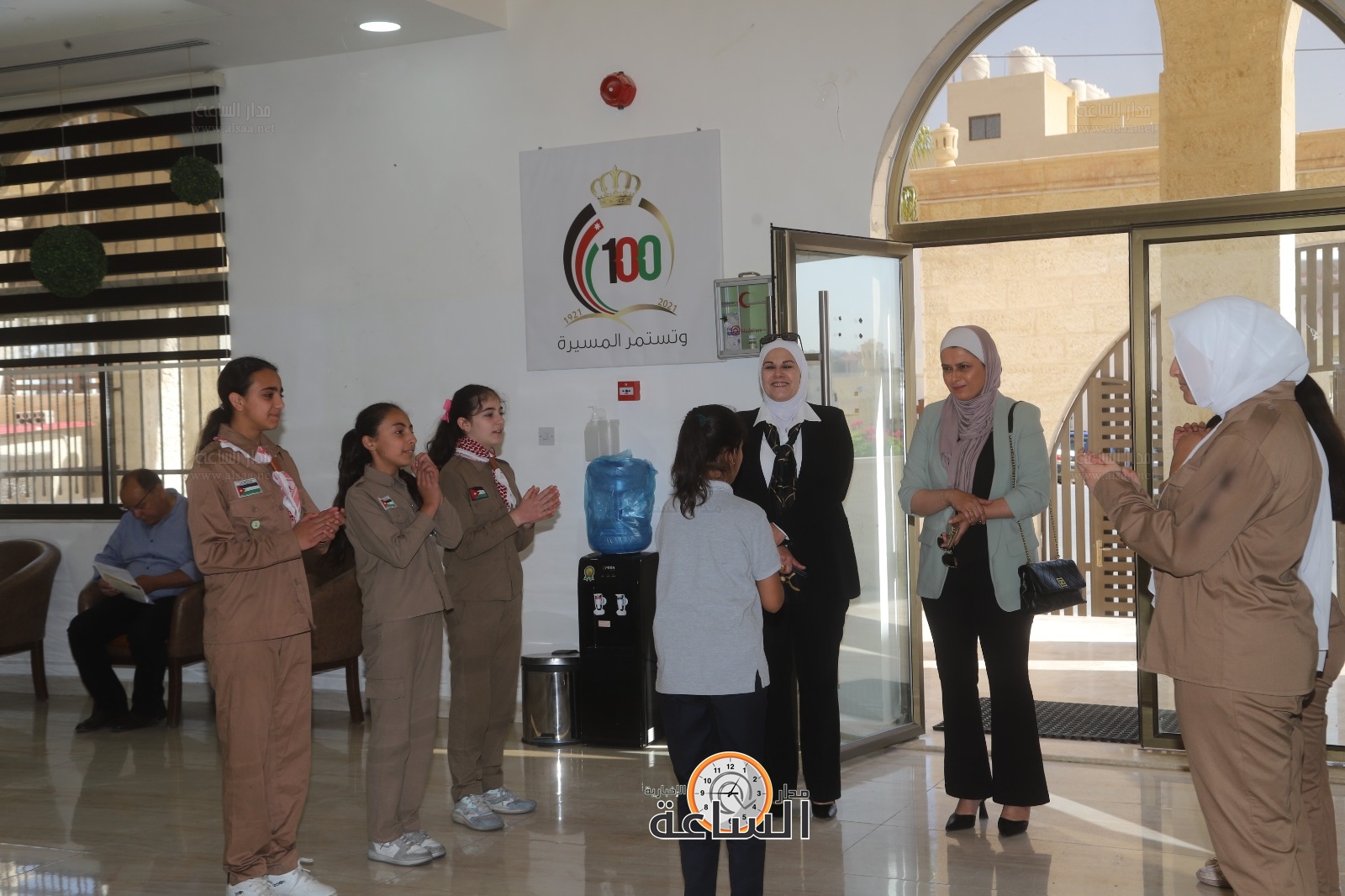 Madar Al-Saa Images 0.42383256681721515