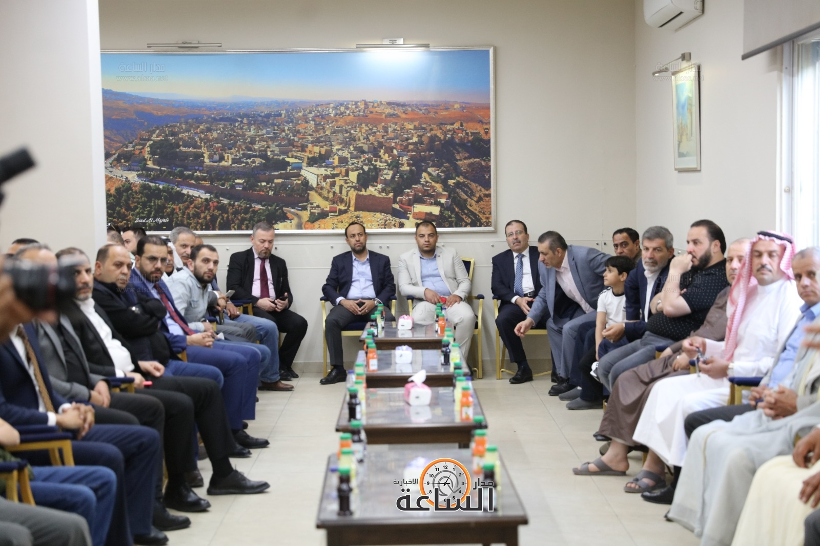 Madar Al-Saa Images 0.845673223431563