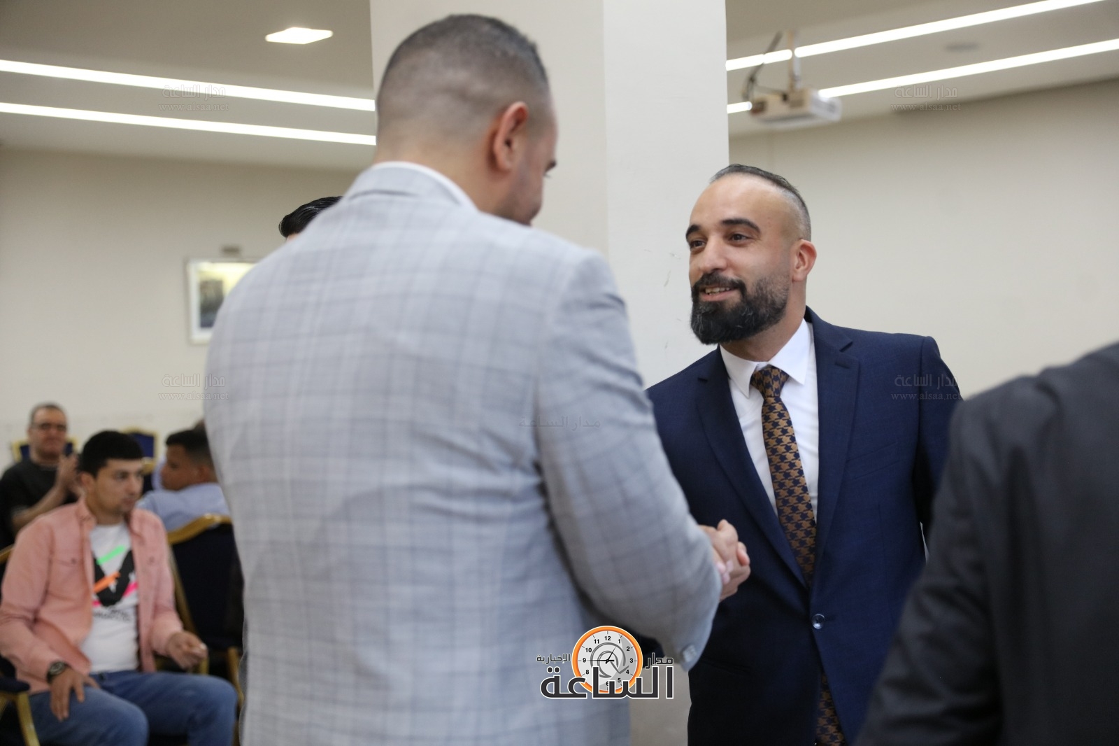 Madar Al-Saa Images 0.4232408819042839