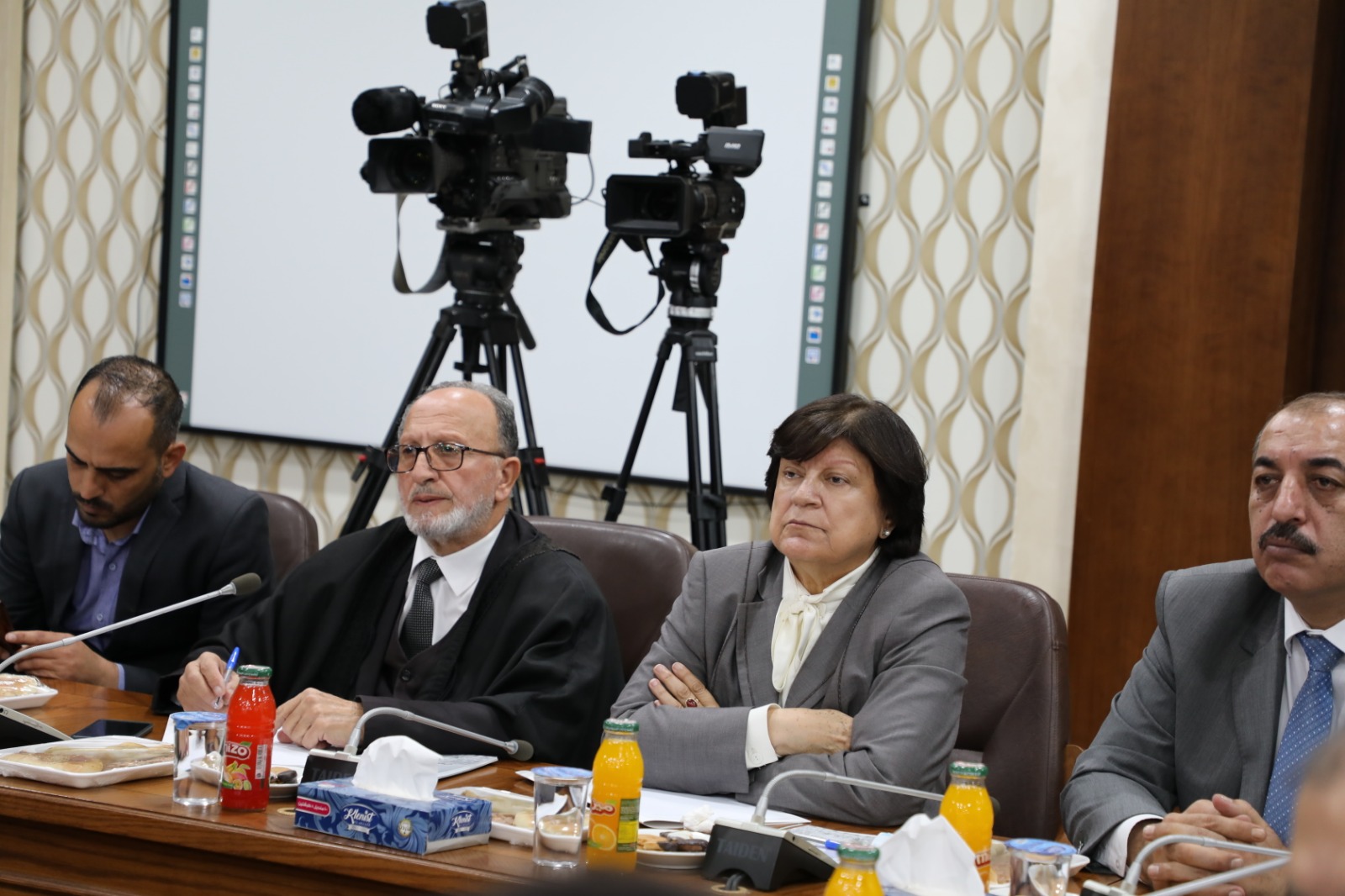 Madar Al-Saa Images 0.17989275732428633