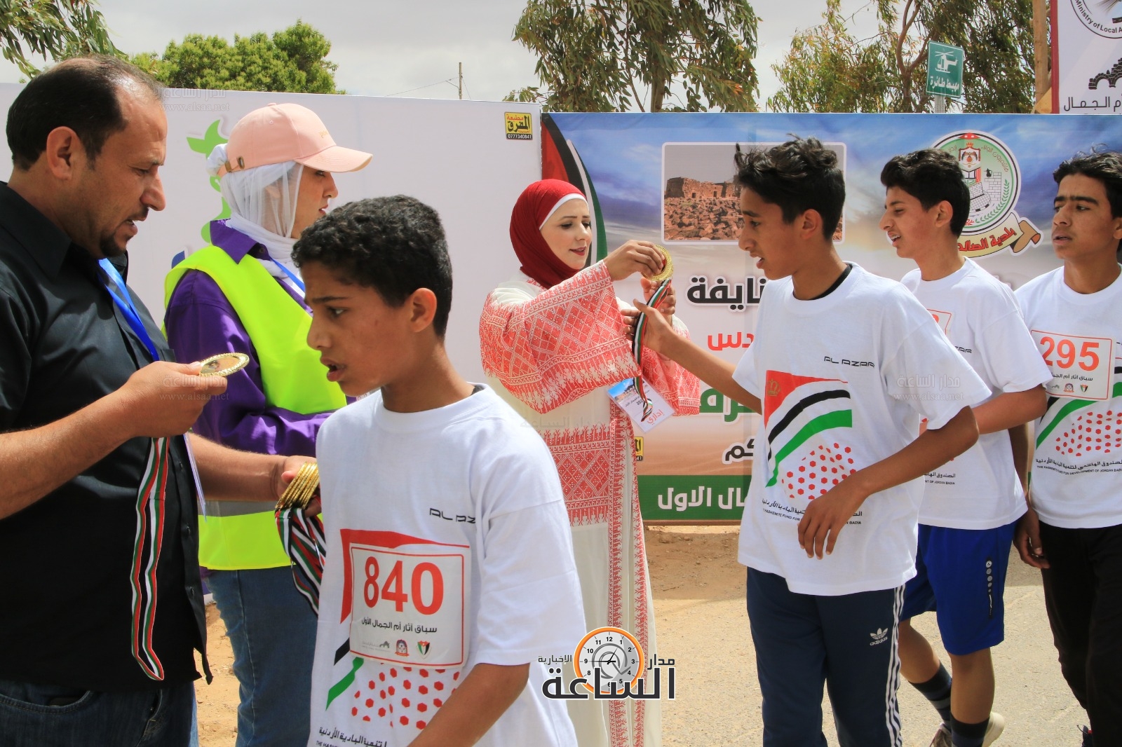 Madar Al-Saa Images 0.09042100604799641