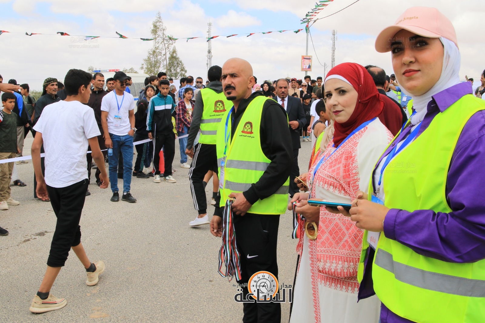 Madar Al-Saa Images 0.09897613852879794