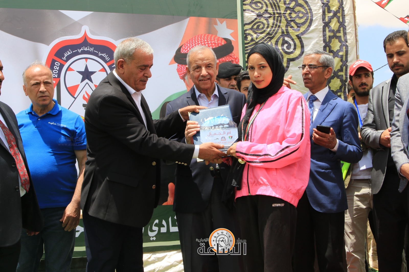 Madar Al-Saa Images 0.5196552733762287