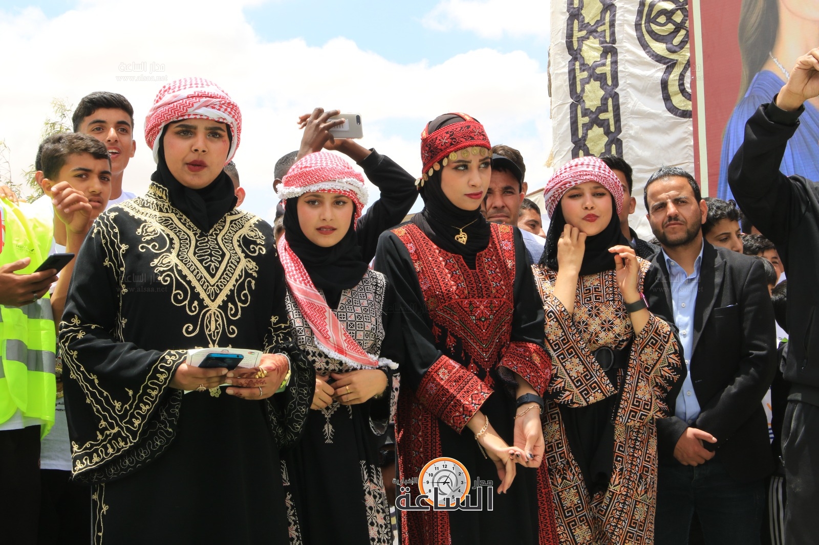 Madar Al-Saa Images 0.8873889555617802