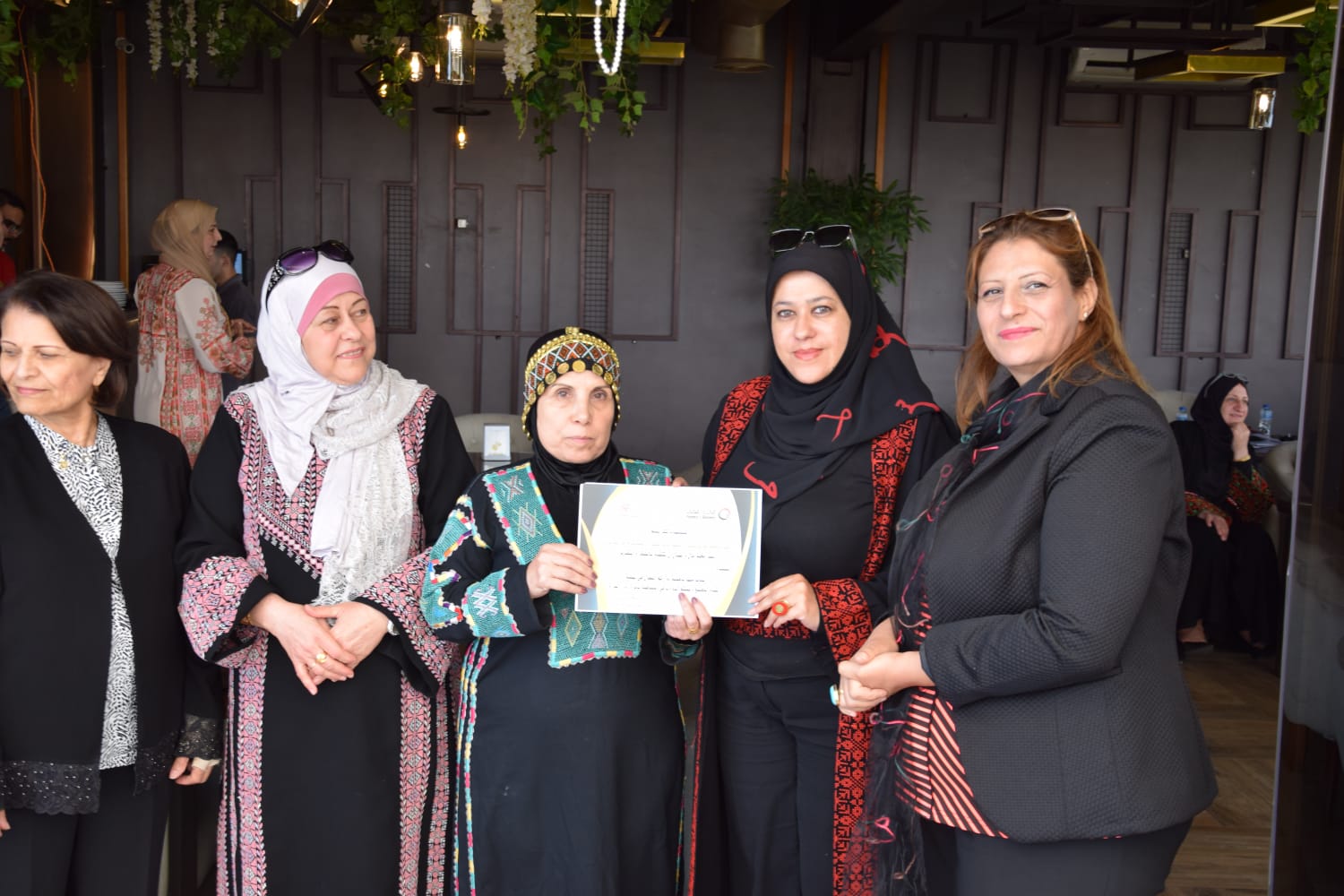 Madar Al-Saa Images 0.8975211922260978