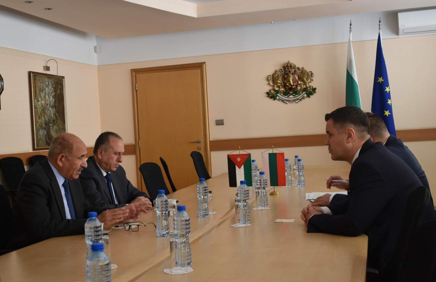 Madar Al-Saa Images 0.9443219556171512