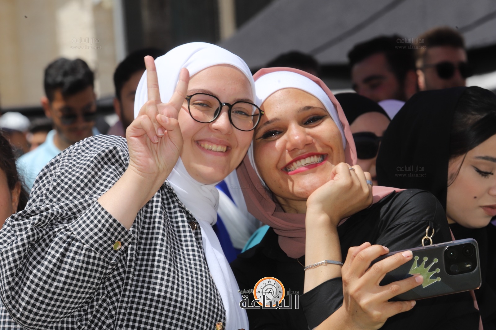 Madar Al-Saa Images 0.5348070778647098