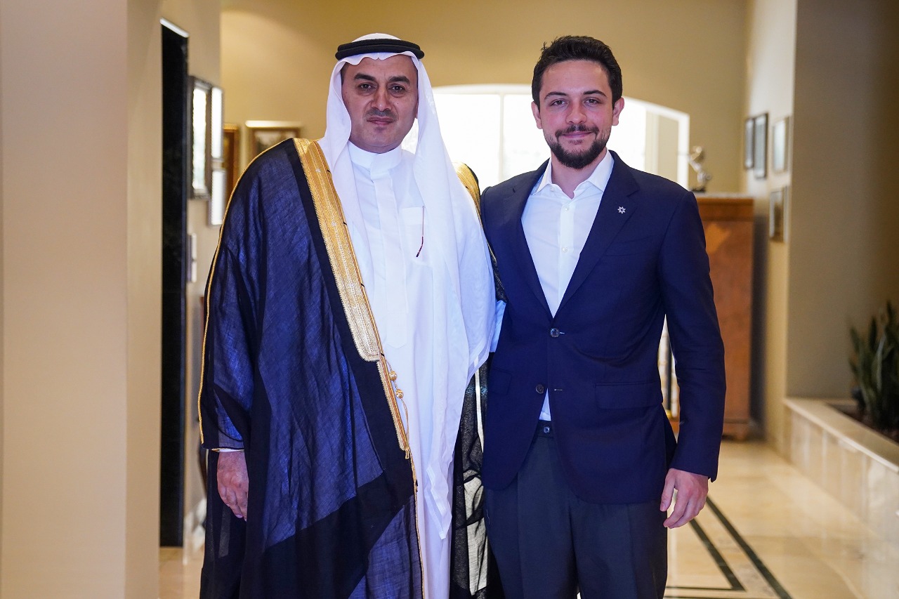 Madar Al-Saa Images 0.14878058861460342