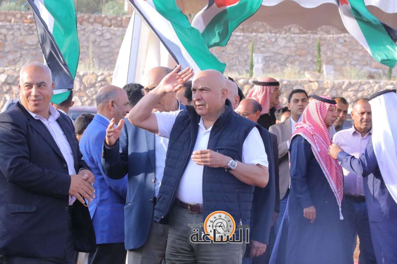 Madar Al-Saa Images 0.15834551294673616