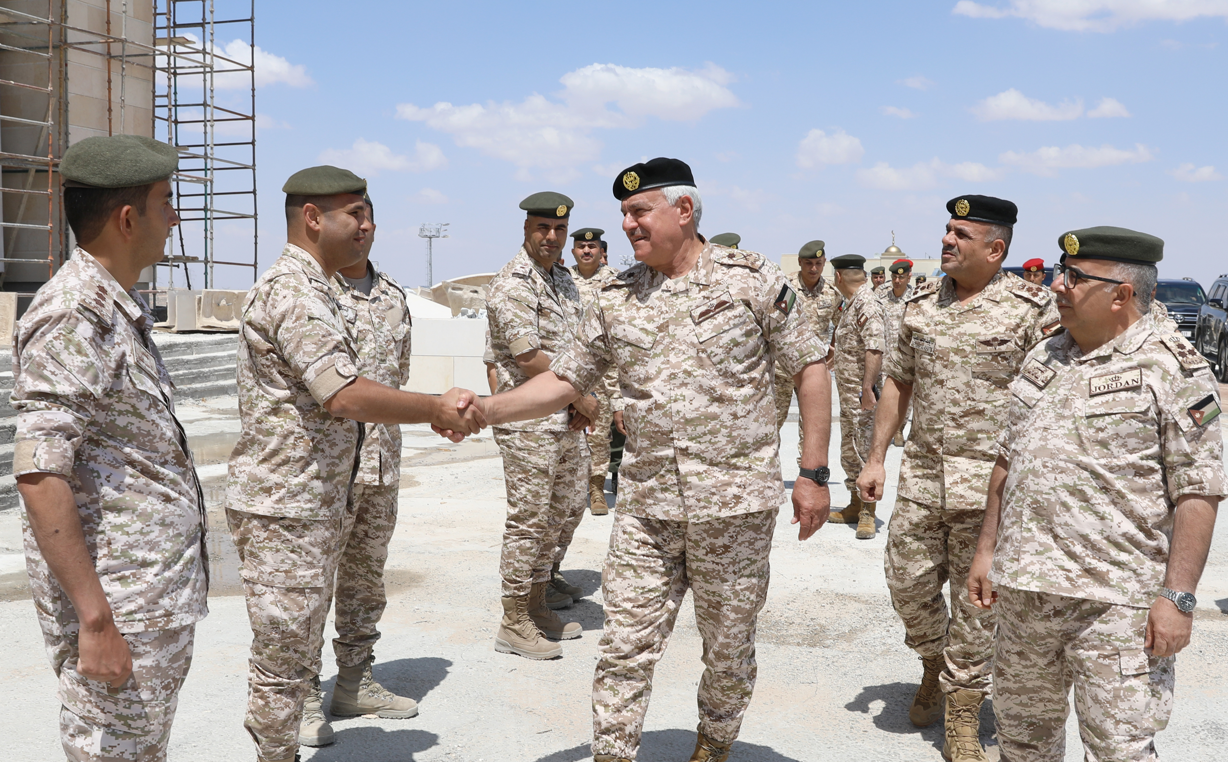 Madar Al-Saa Images 0.43325372416818286