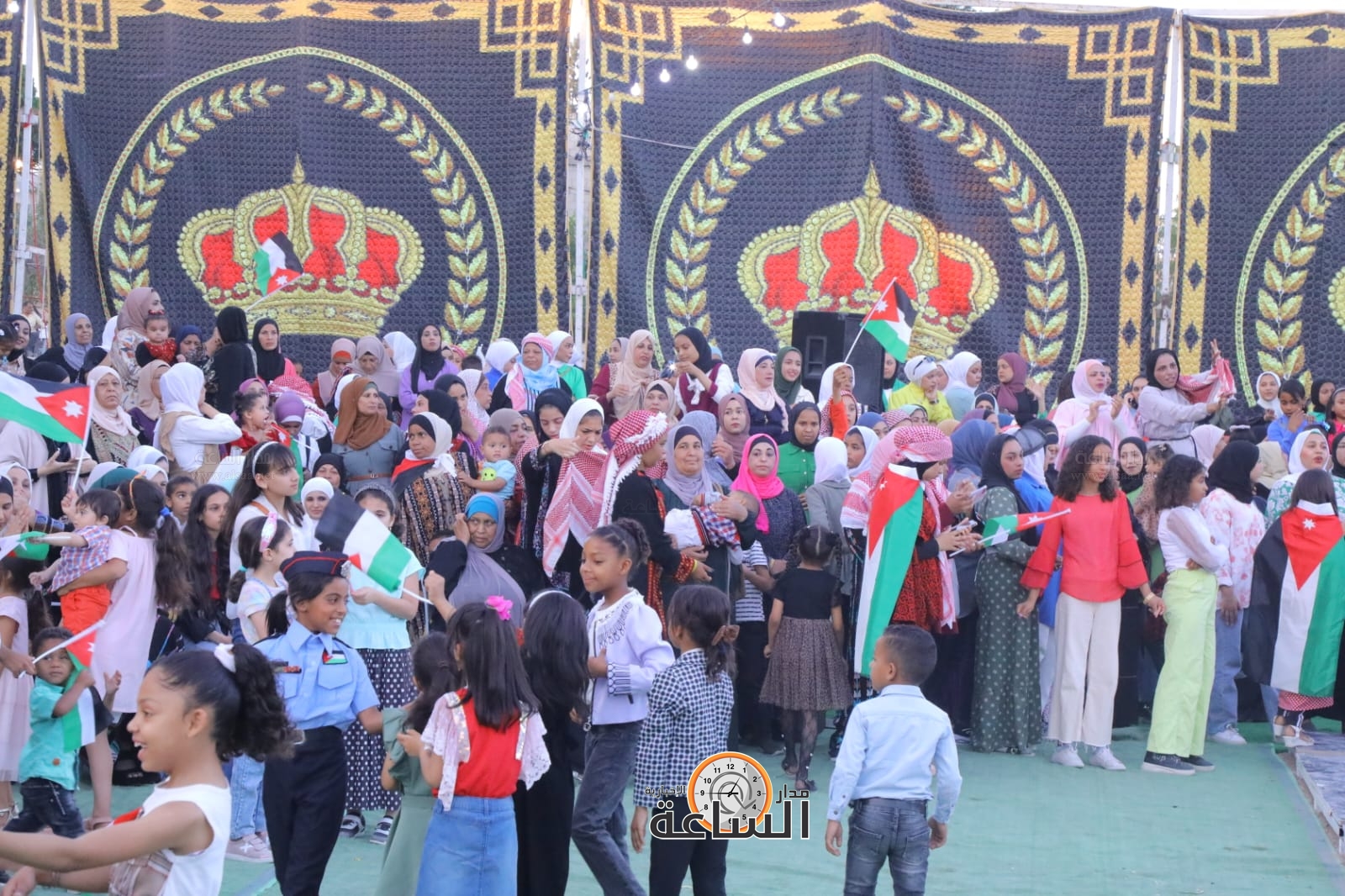 Madar Al-Saa Images 0.426338233520432