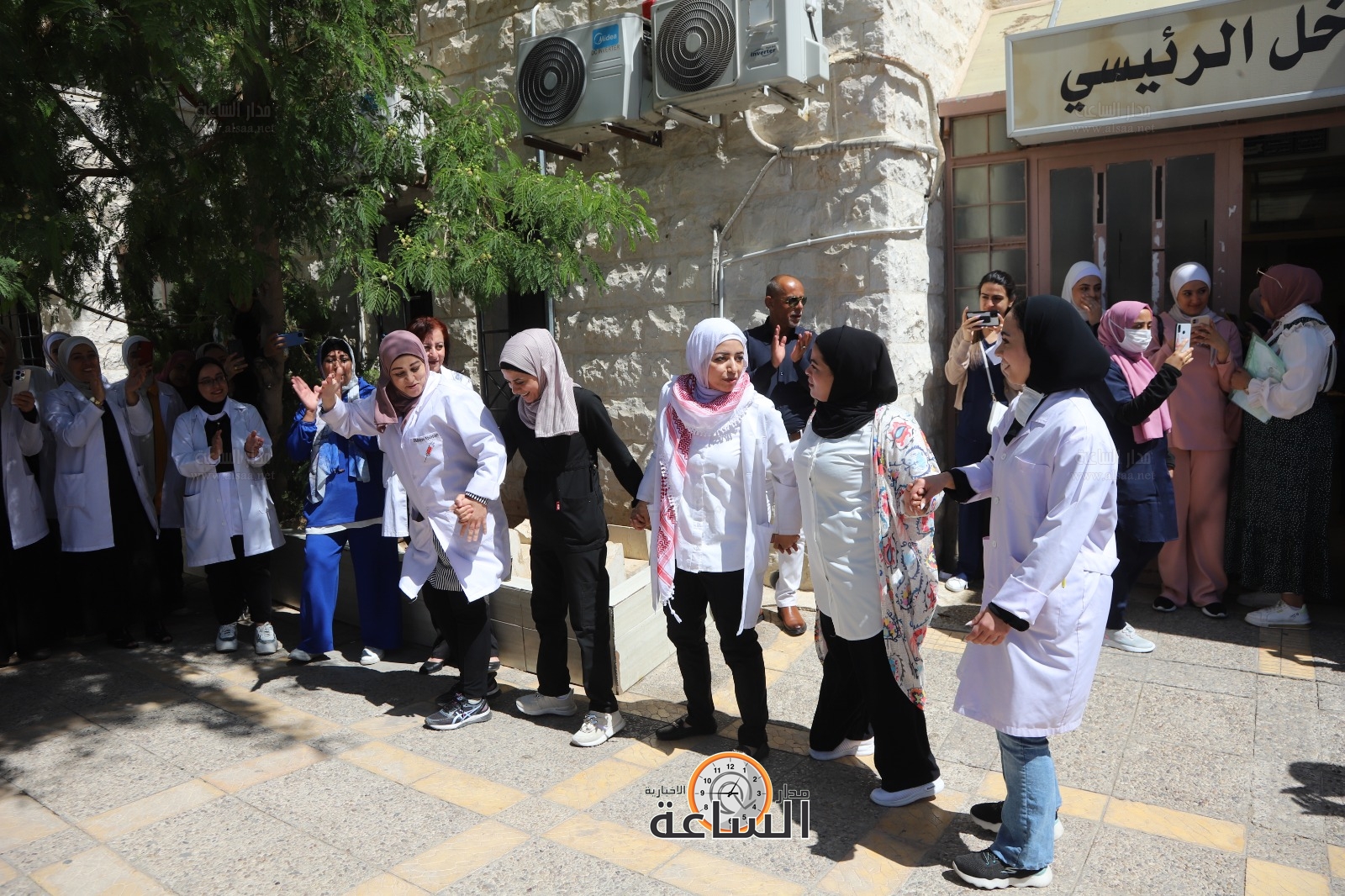 Madar Al-Saa Images 0.4212167514100478