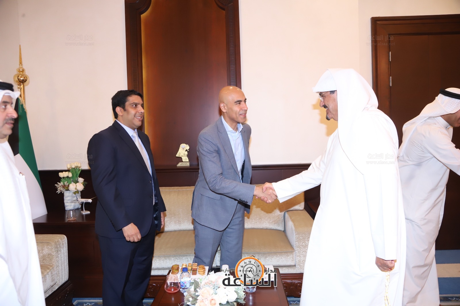 Madar Al-Saa Images 0.8246882005604592