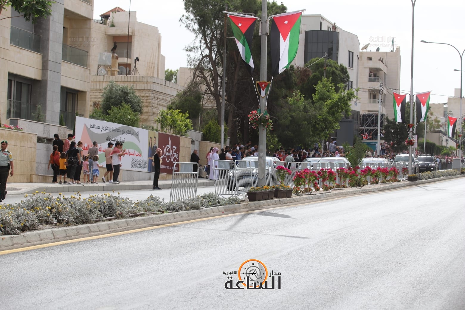 Madar Al-Saa Images 0.298647392336167