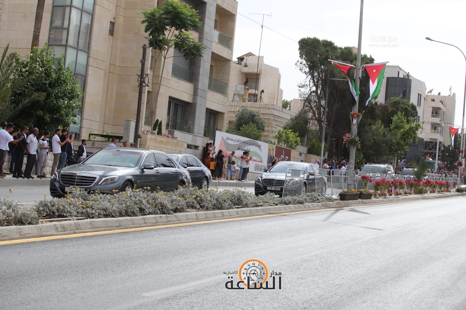 Madar Al-Saa Images 0.5208714172967381