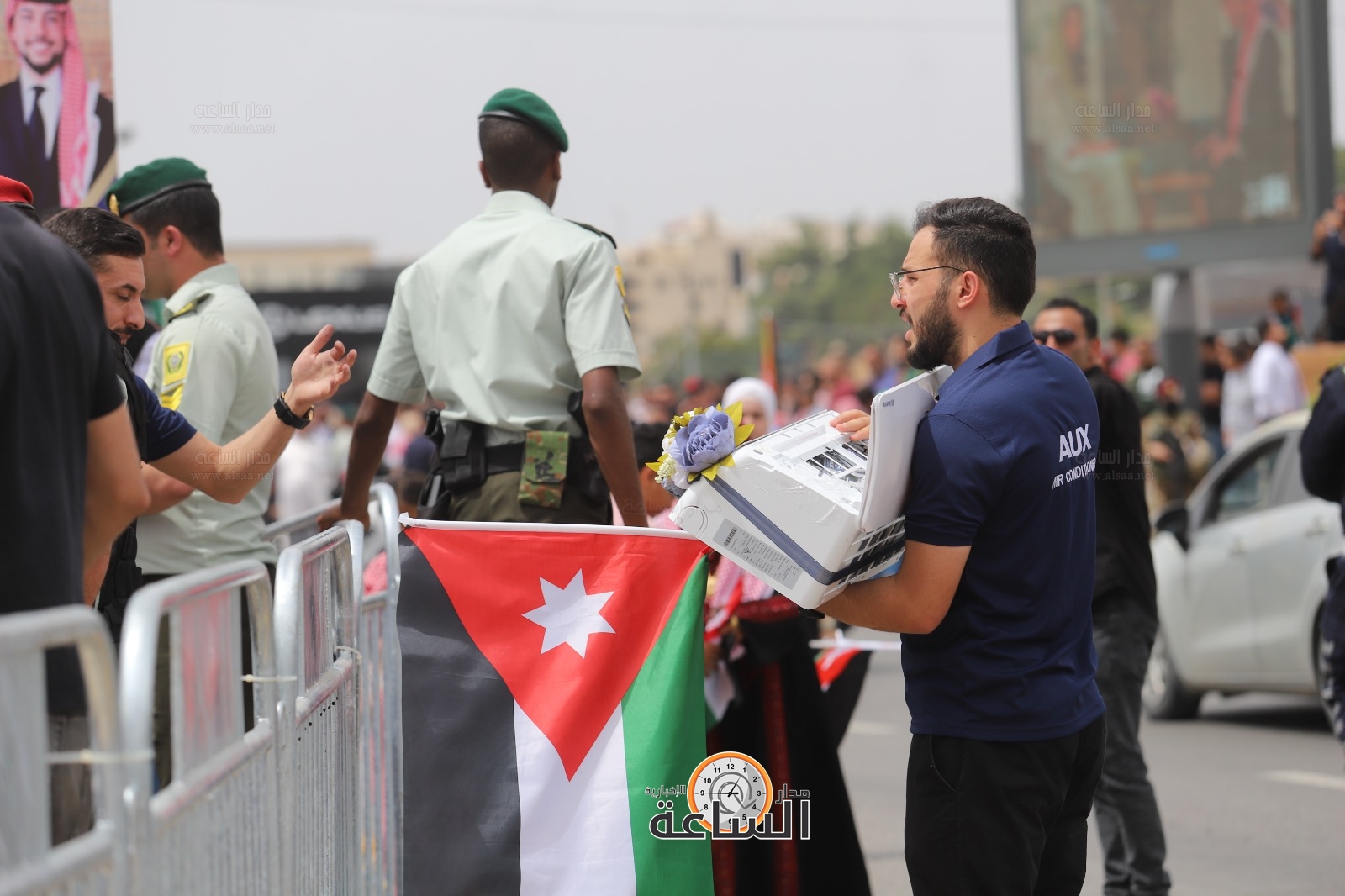 Madar Al-Saa Images 0.6979030175423591