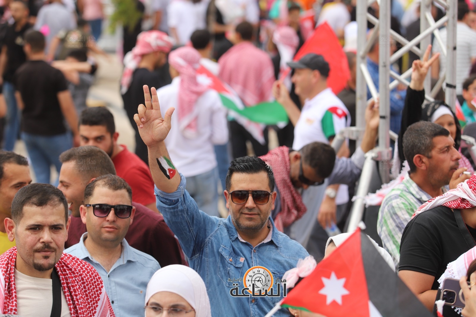 Madar Al-Saa Images 0.4533261045278669