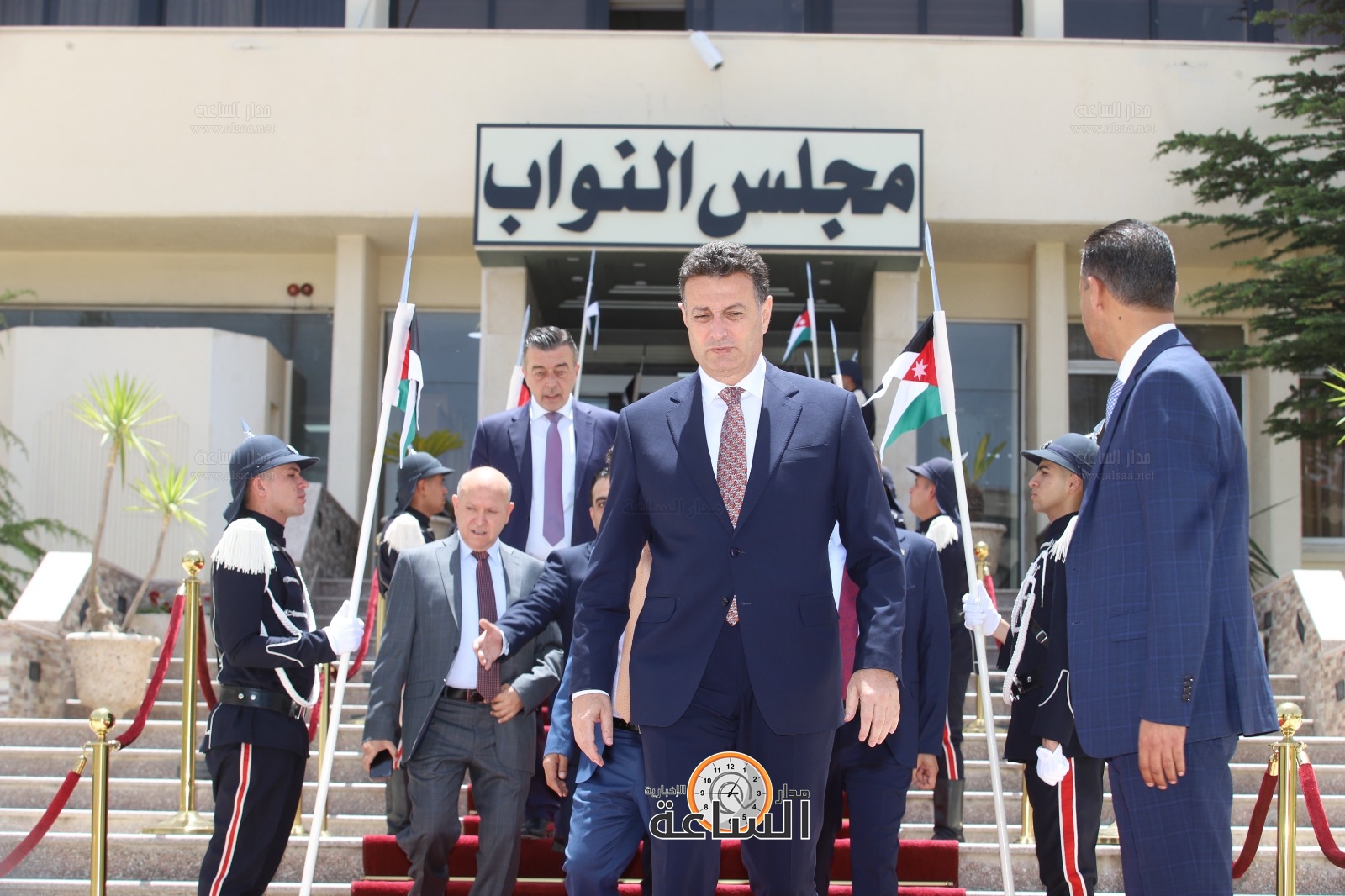 Madar Al-Saa Images 0.7098986877856435