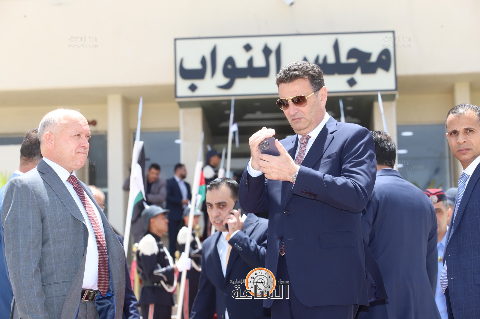 Madar Al-Saa Images 0.7178827541209678