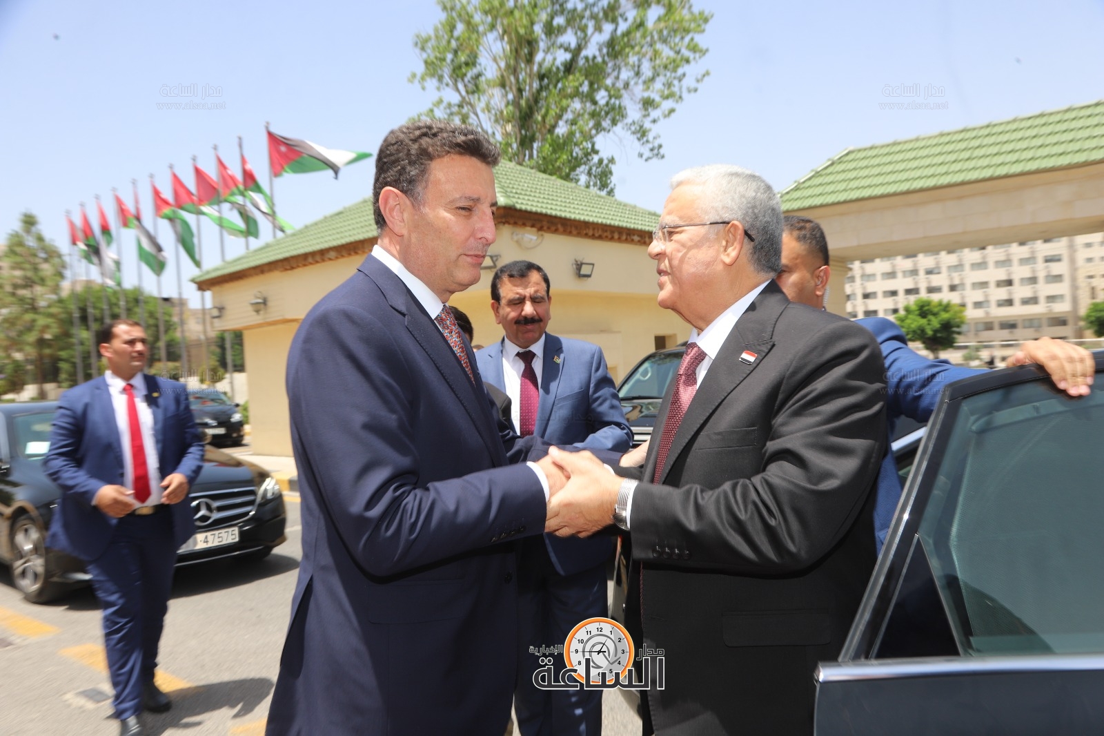 Madar Al-Saa Images 0.9442816239884853