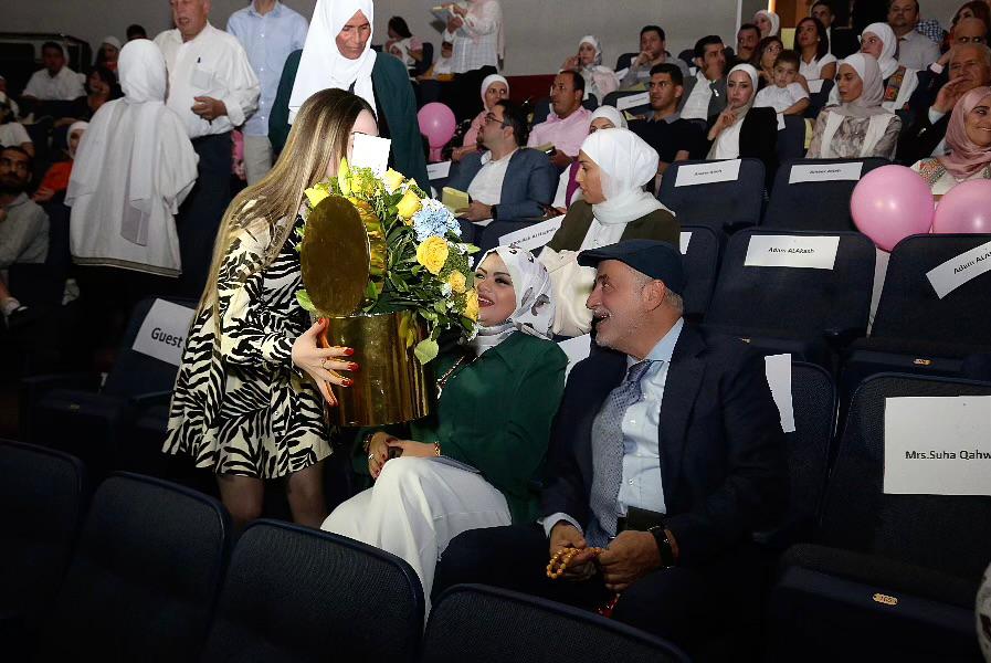 Madar Al-Saa Images 0.4377523322944641