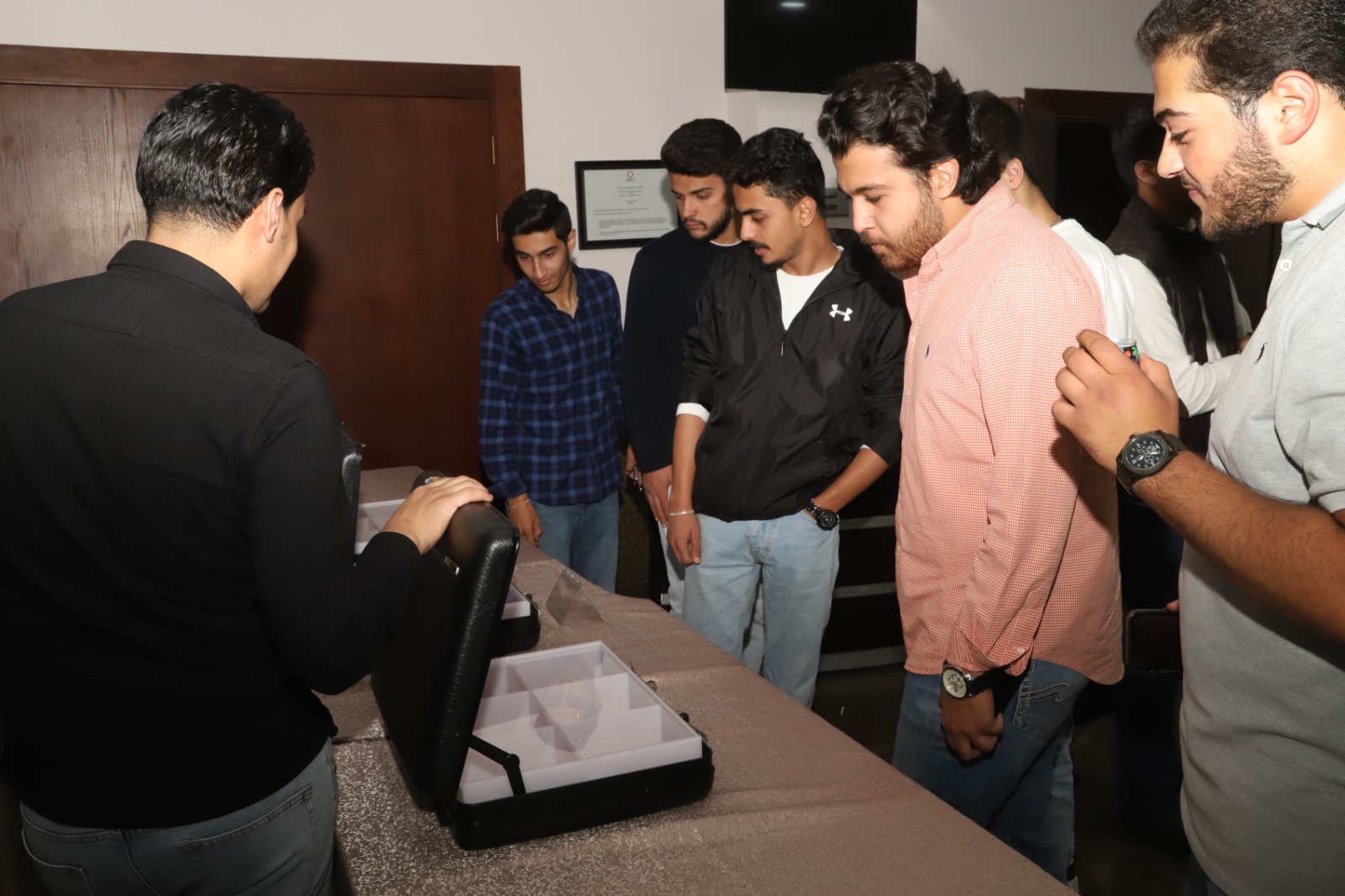 Madar Al-Saa Images 0.3384543106030462