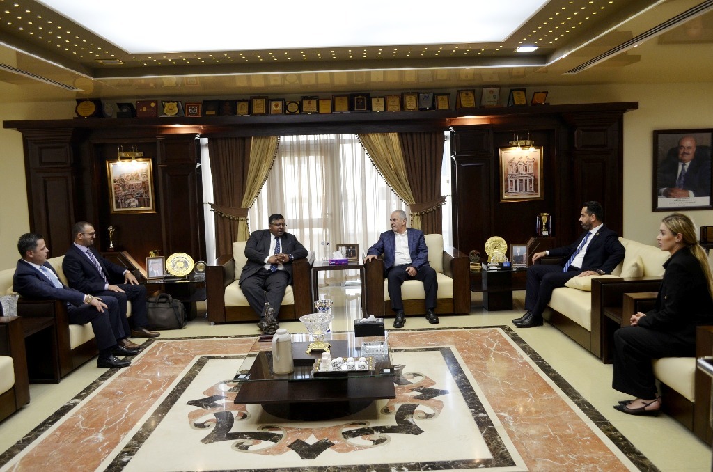 Madar Al-Saa Images 0.784241565139155