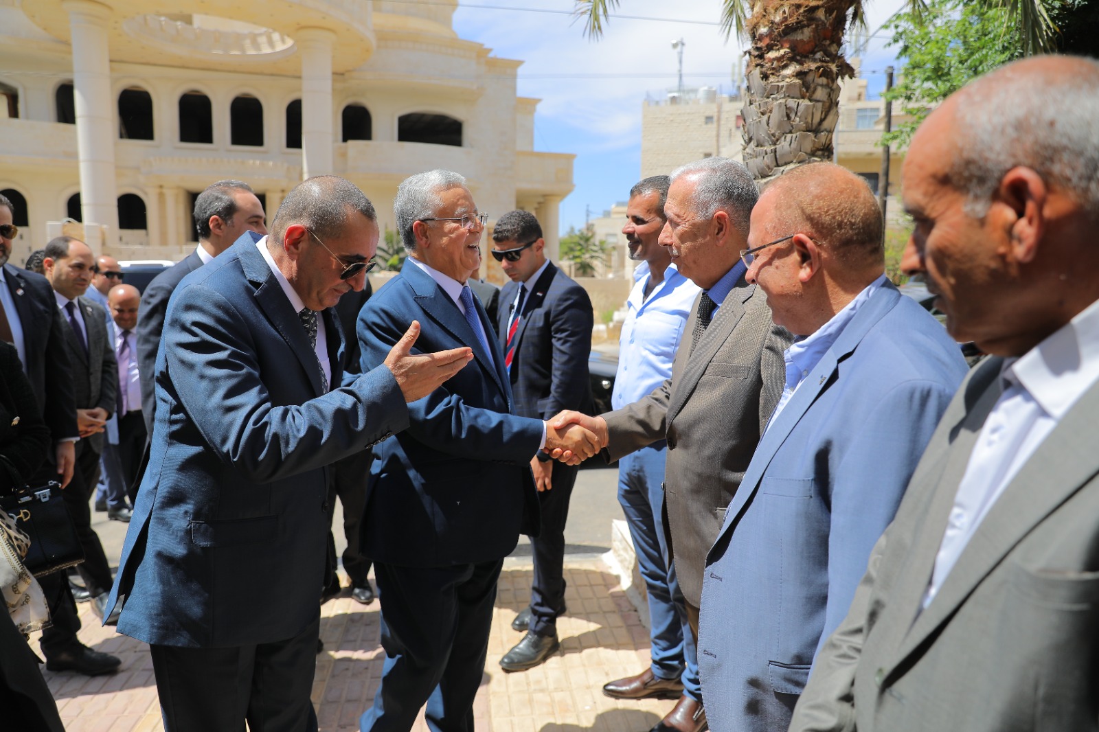 Madar Al-Saa Images 0.37014104638459844