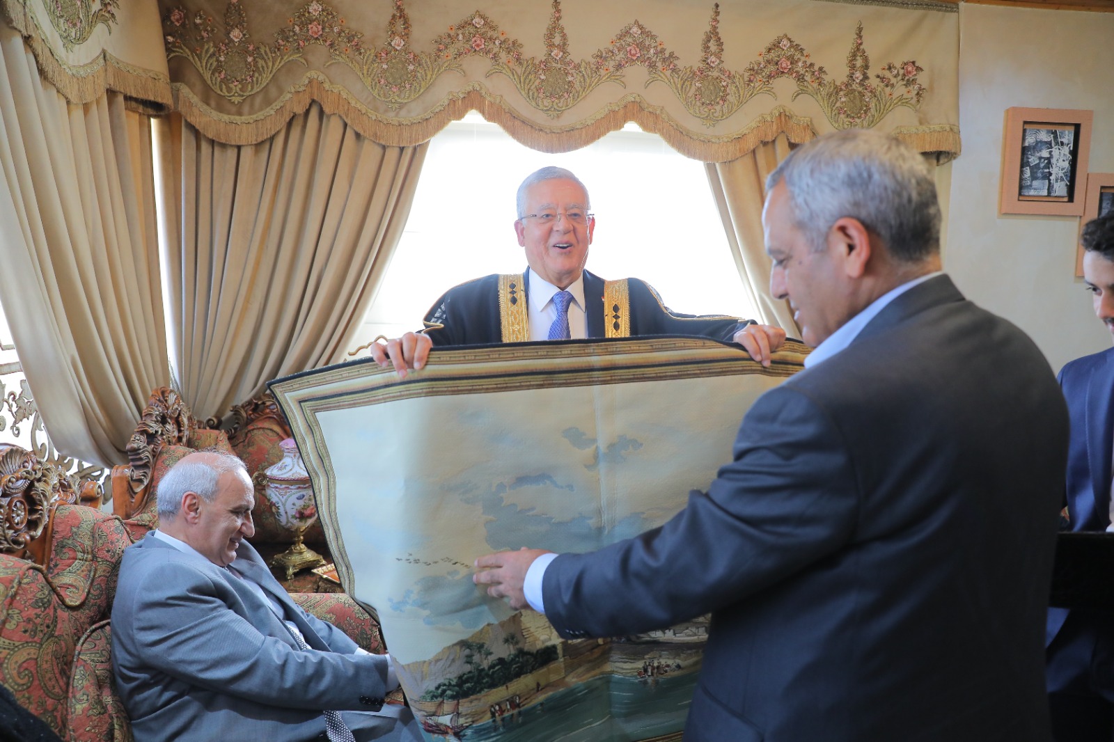 Madar Al-Saa Images 0.09097939549317302