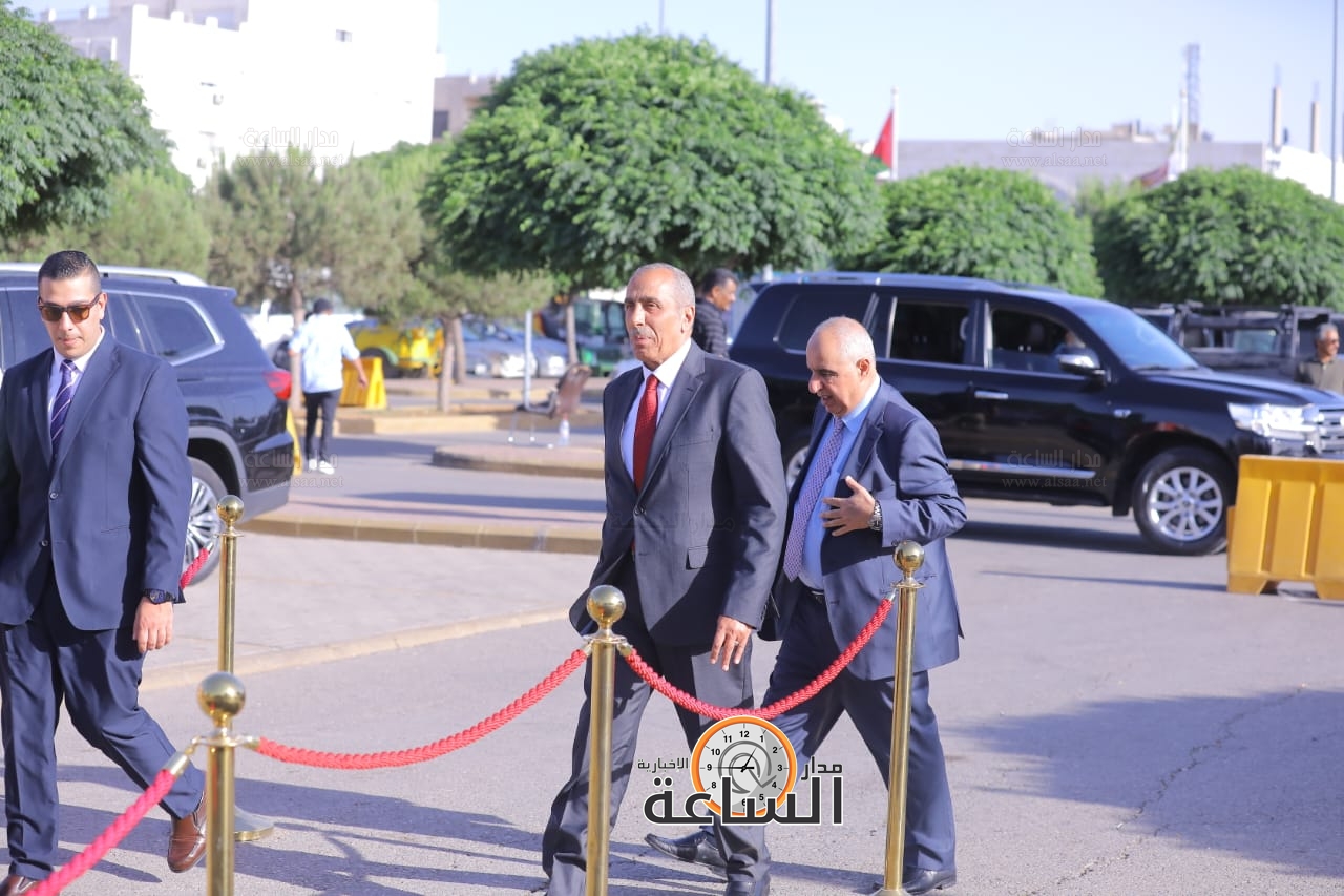 Madar Al-Saa Images 0.8642426407212125