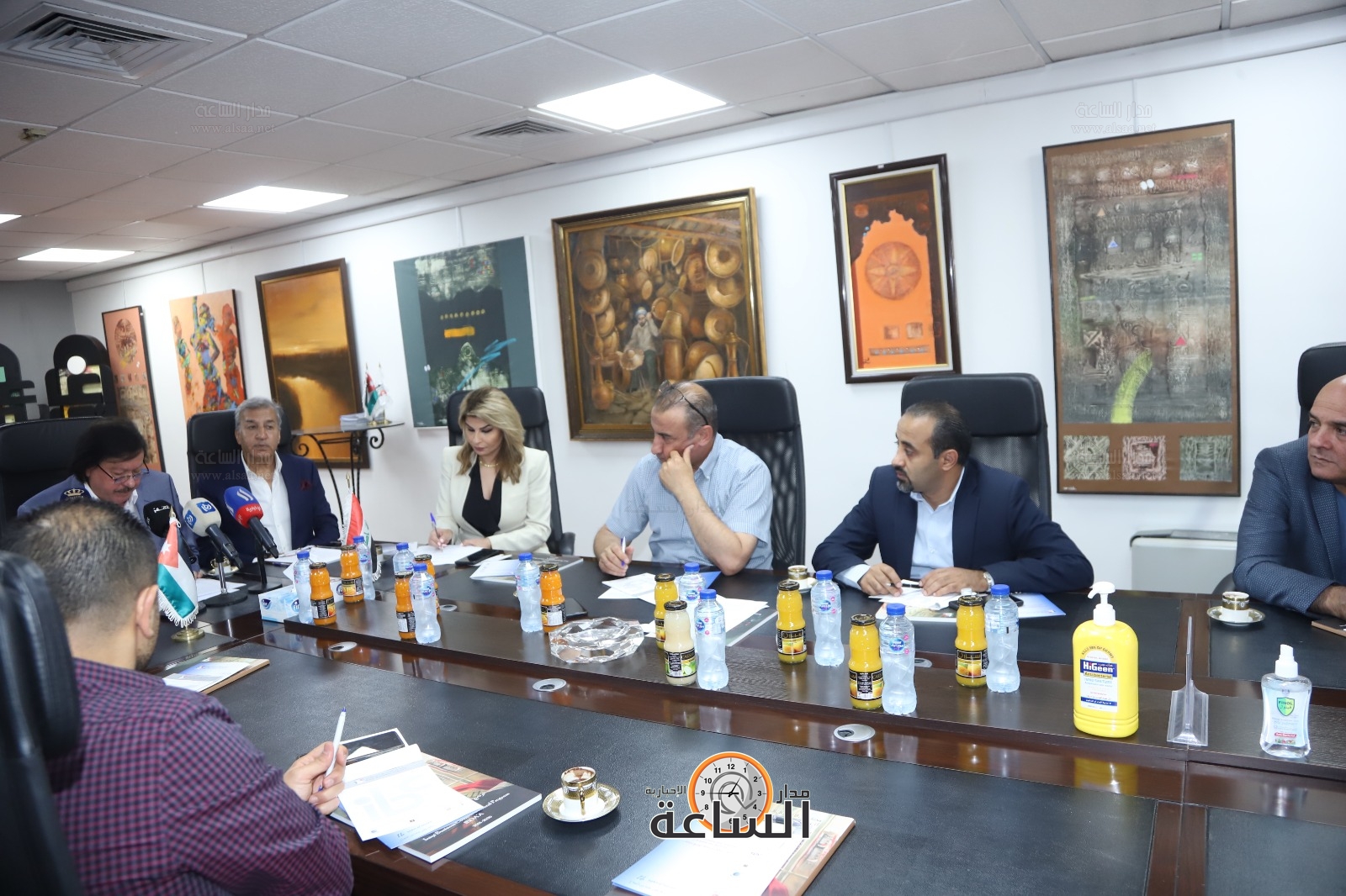 Madar Al-Saa Images 0.8798757528916309