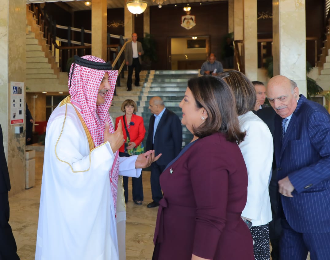 Madar Al-Saa Images 0.28087559925505046