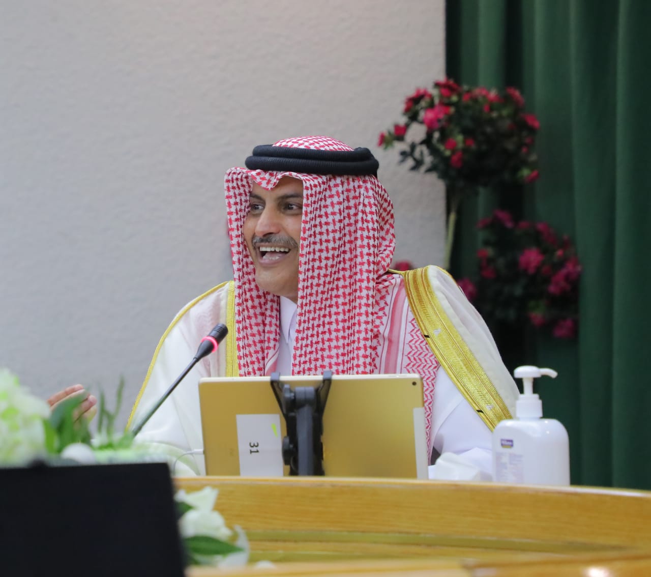 Madar Al-Saa Images 0.826635166819443