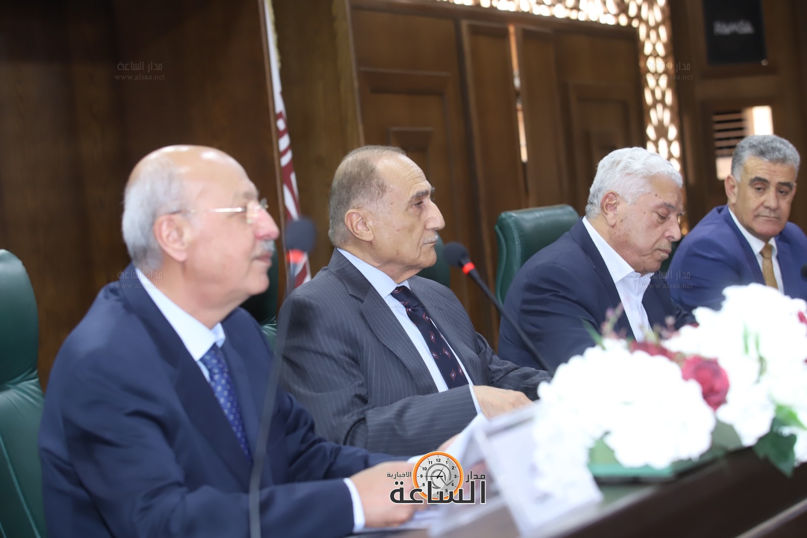 Madar Al-Saa Images 0.04227657429886422