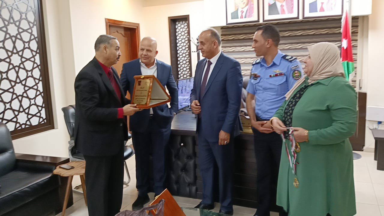 Madar Al-Saa Images 0.33845186715400666