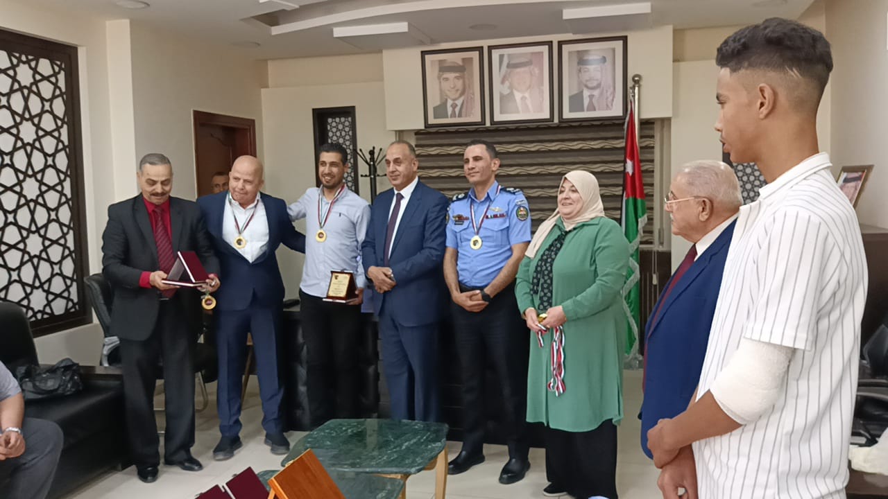 Madar Al-Saa Images 0.43272389845109926