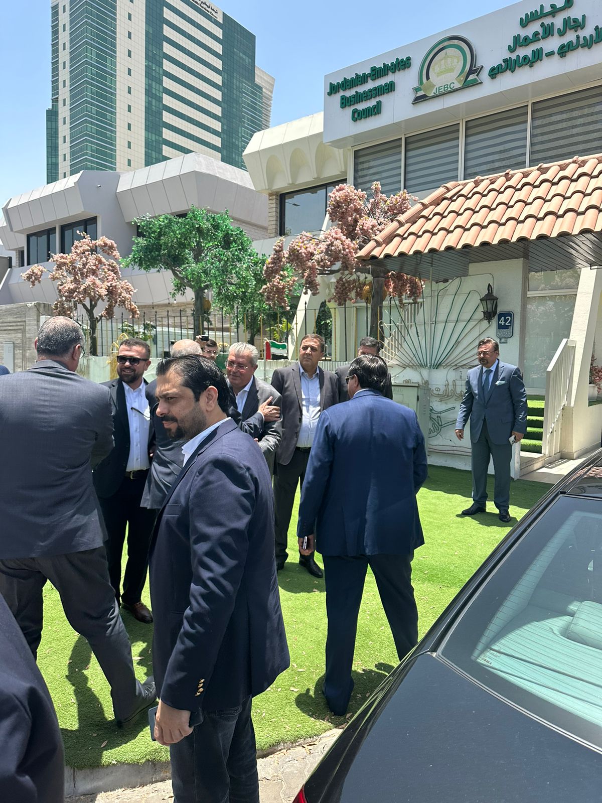 Madar Al-Saa Images 0.8133707435177178