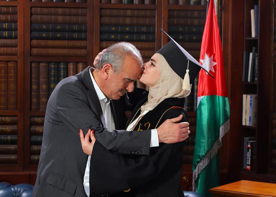 Madar Al-Saa Images 0.7760175485127357