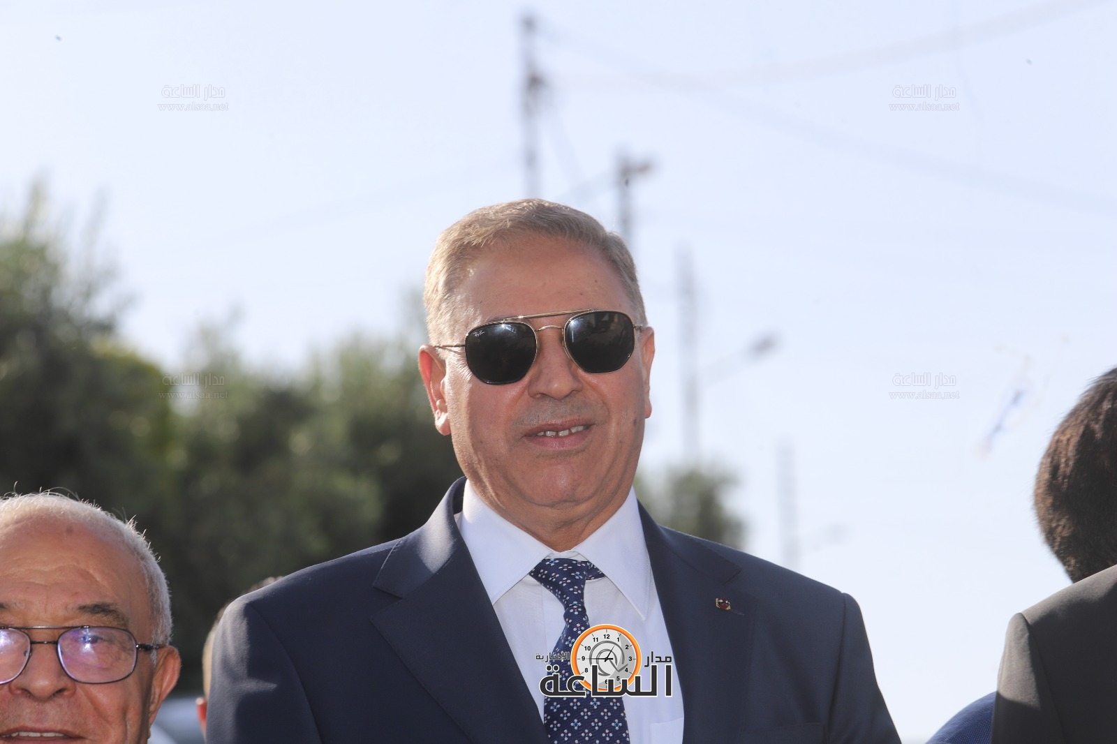 الوزير السابق شحادة ابو هديب