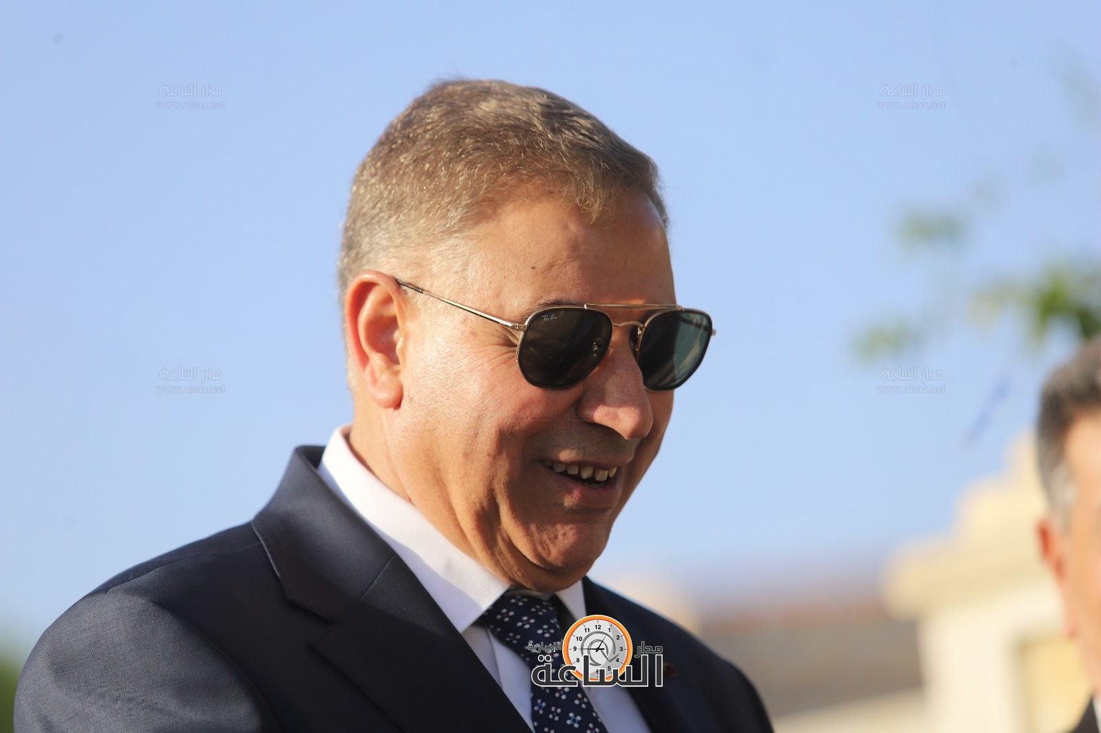 الوزير السابق شحادة ابو هديب