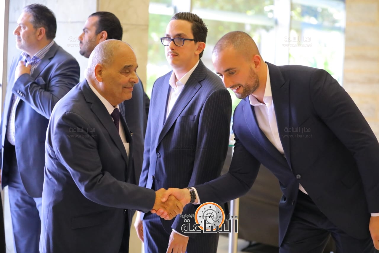 Madar Al-Saa Images 0.8397104927963037