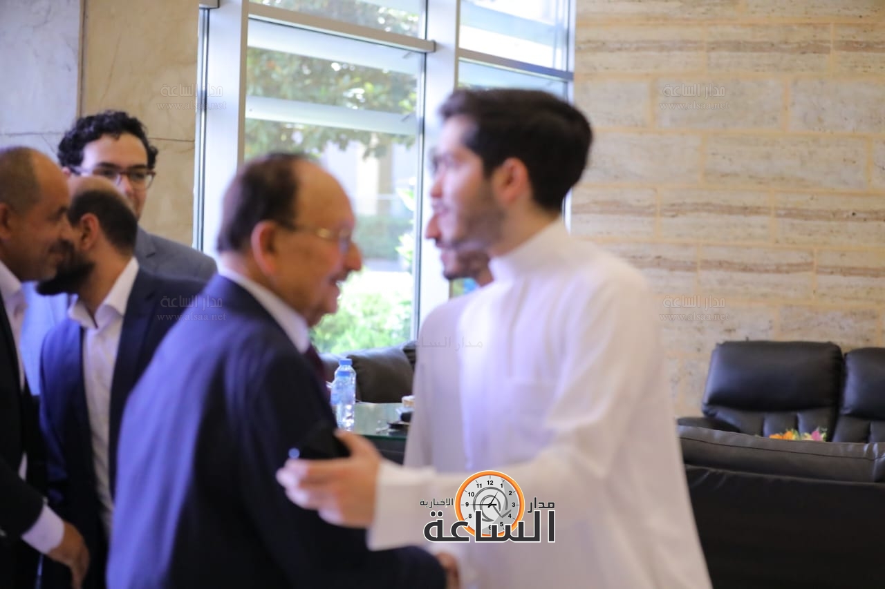 Madar Al-Saa Images 0.19603137218663802