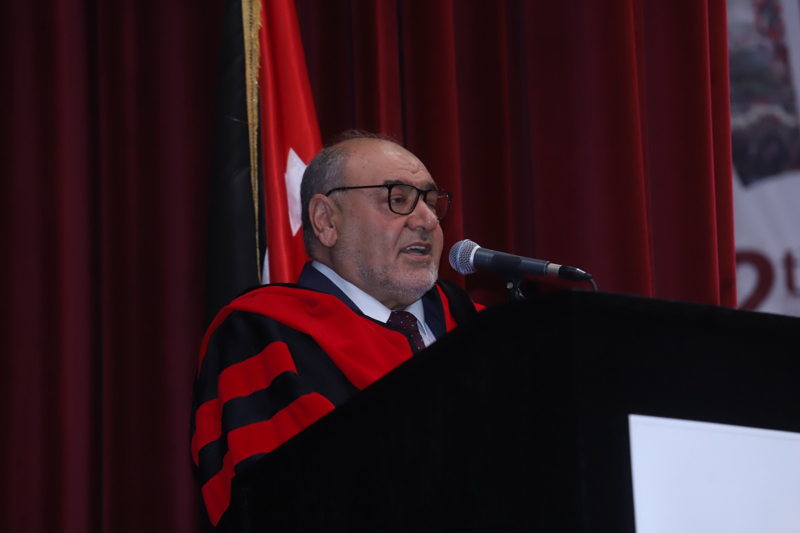 Madar Al-Saa Images 0.2619242568997716