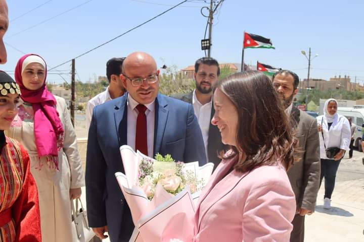 Madar Al-Saa Images 0.3365348664763772