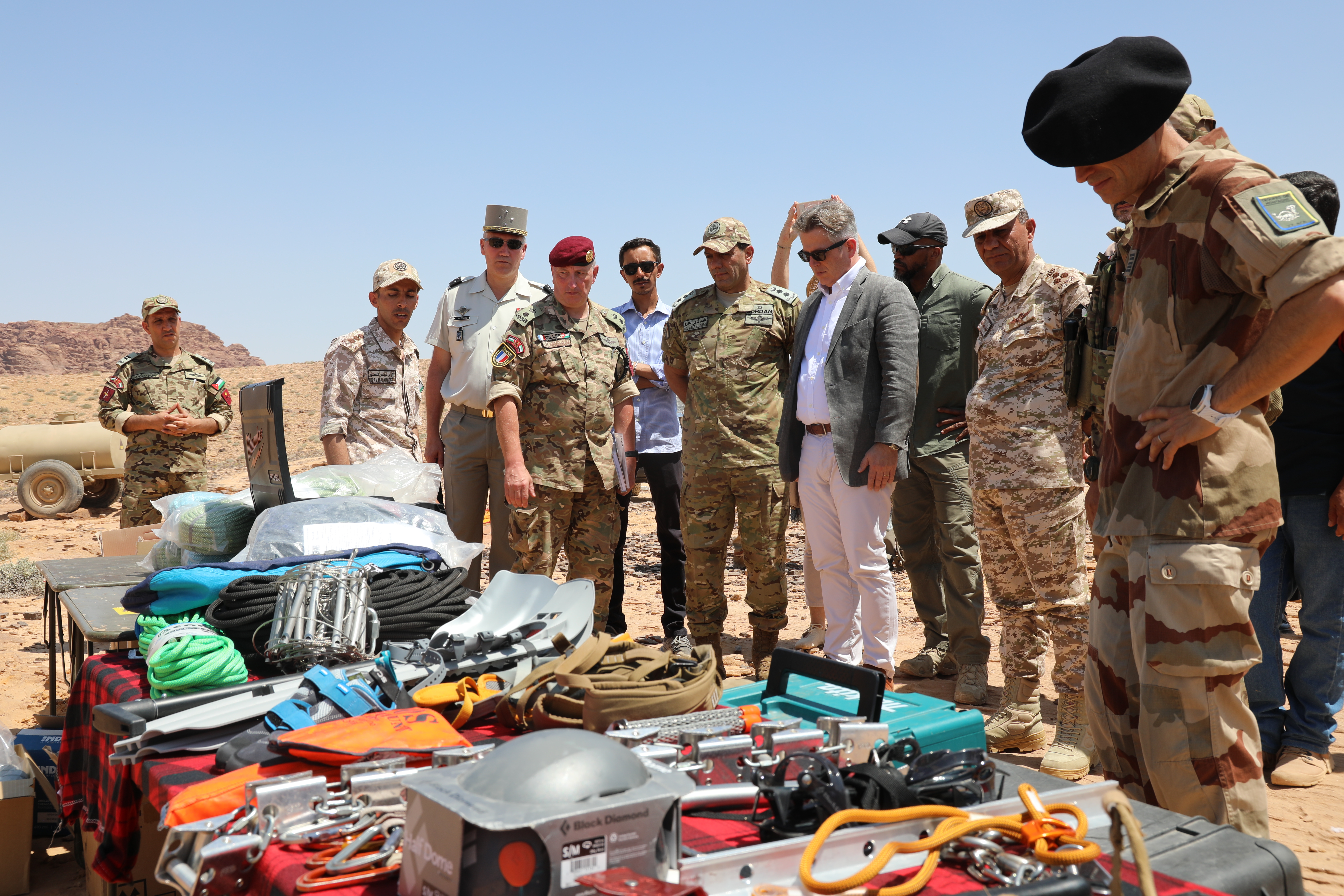 Madar Al-Saa Images 0.4501267305403931