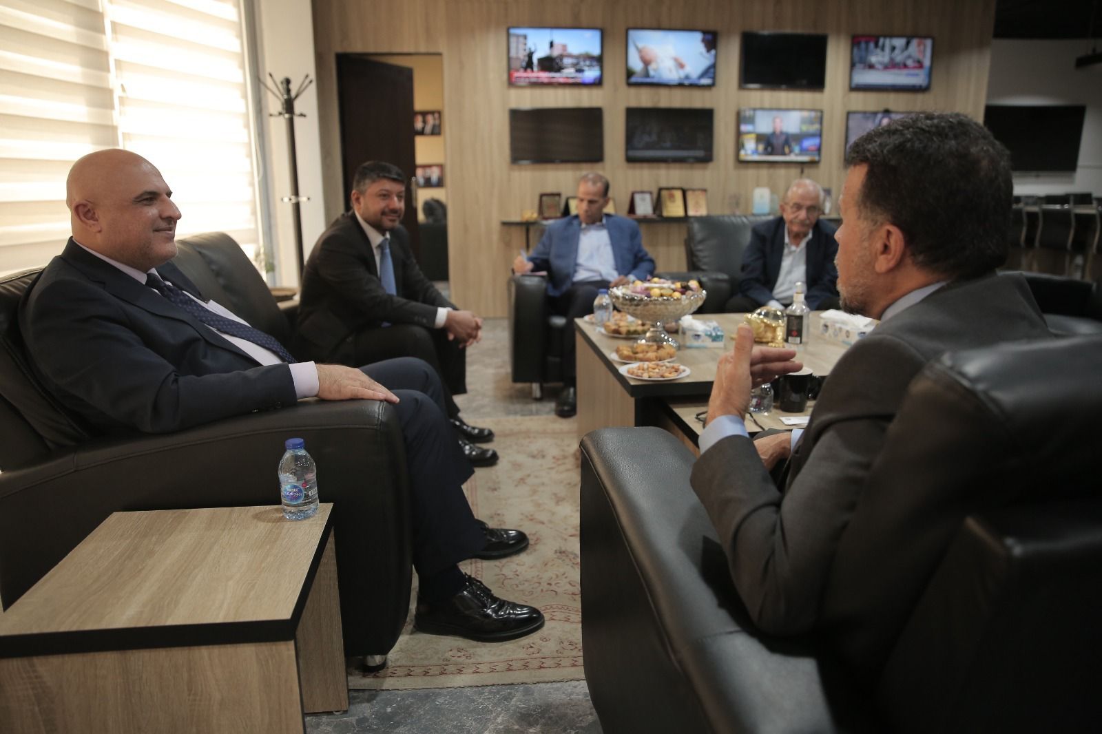 Madar Al-Saa Images 0.6535590355736145