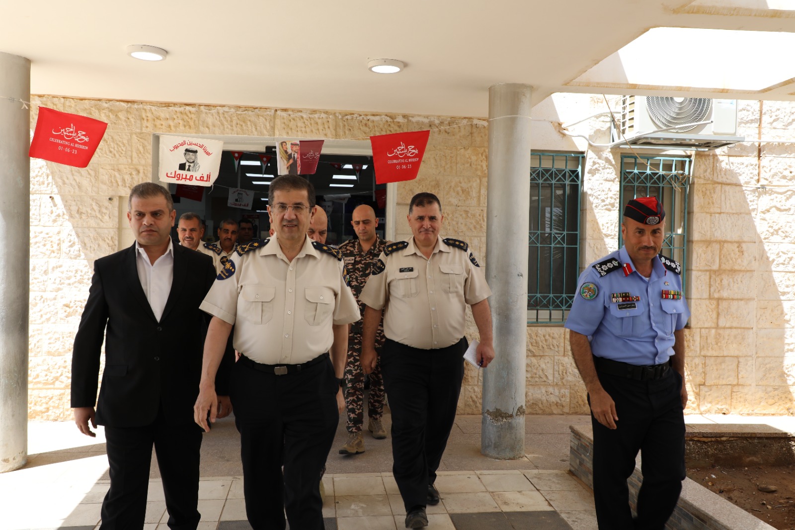 Madar Al-Saa Images 0.8771758681431481